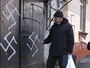 Литовские антисемиты осквернили костел и синагогу