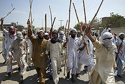Мусульмане Пакистана атакуют церкви, пытают христиан