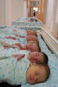 Почти 110 тысяч малышей родились в Беларуси в 2009 году