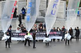 Южнокорейские христиане запустили шары с евангельскими листовками в Северную Корею